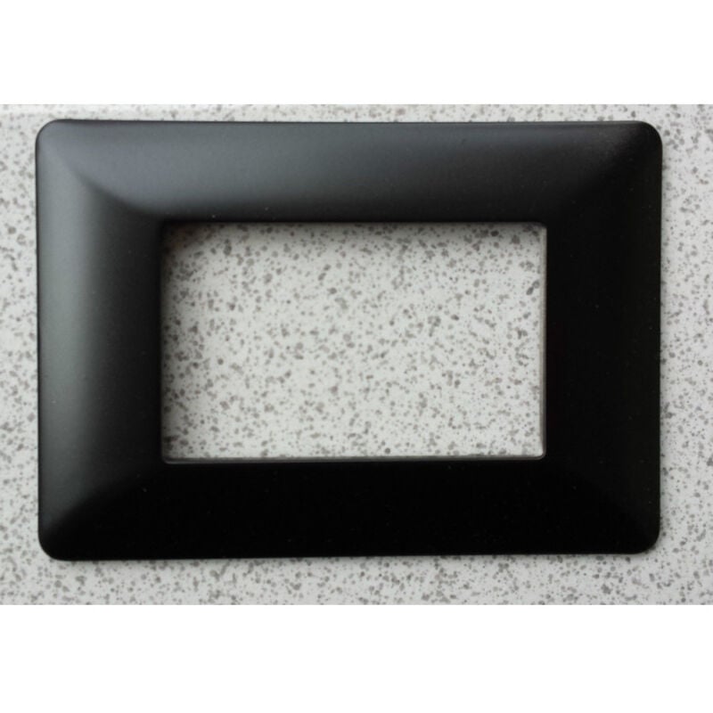 foto del prodotto trade shop traesio placchette placche in abs per serie matix bticino compatibile 3 4 6 moduli color nero opaco 4 fori 