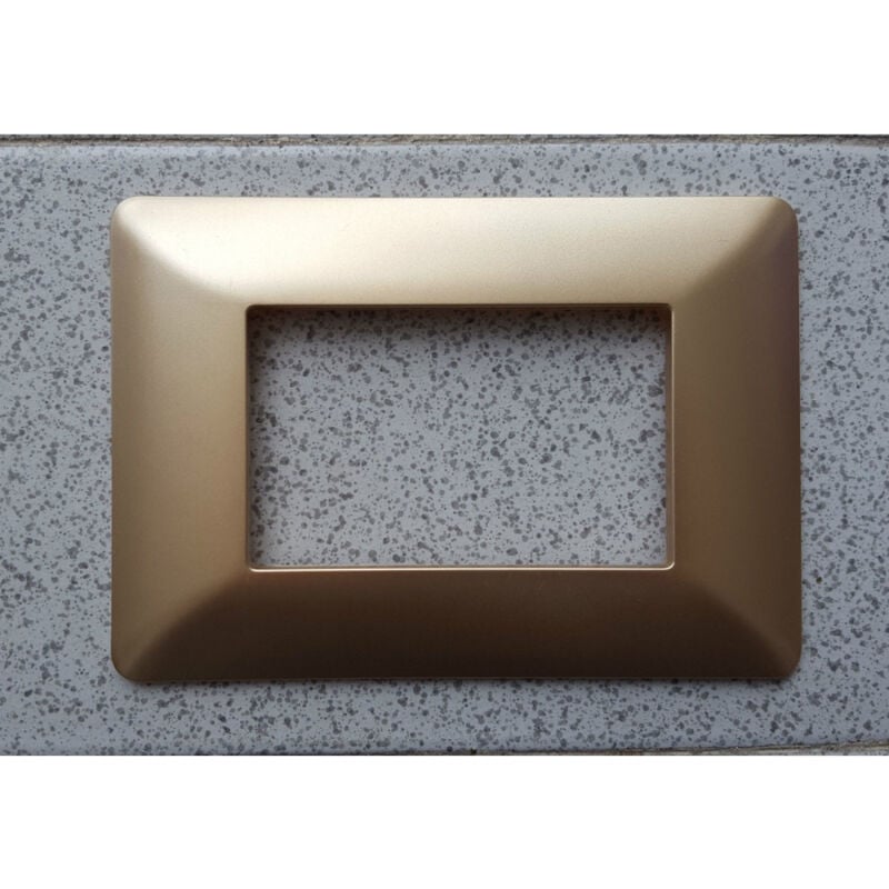 foto del prodotto trade shop traesio placchette placche in abs per serie matix bticino compatibile 3 4 6 moduli color oro satinato 6 fori 