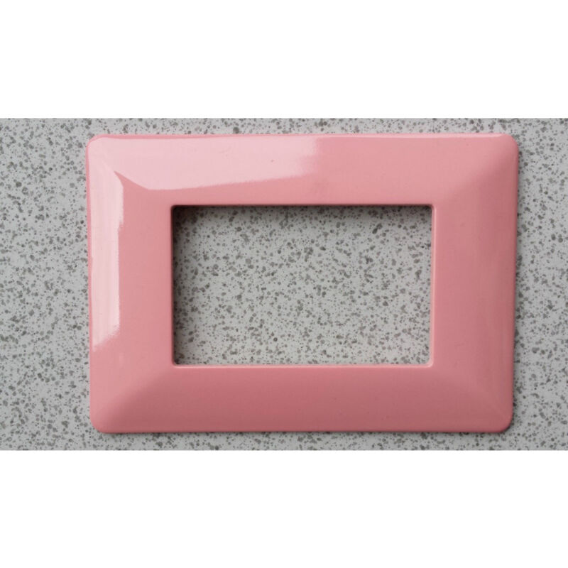 foto del prodotto trade shop traesio placchette placche in abs per serie matix bticino compatibile 3 4 6 moduli color rosa 4 fori 