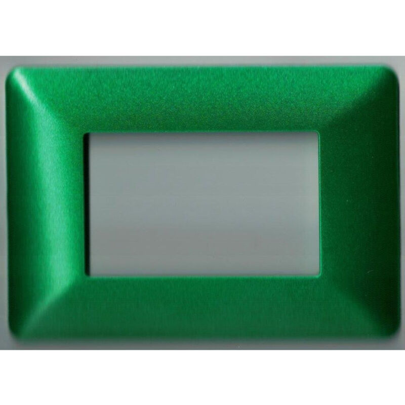 foto del prodotto trade shop traesio placchette placche in abs per serie matix bticino compatibile 3 4 6 moduli color verde 3 fori 