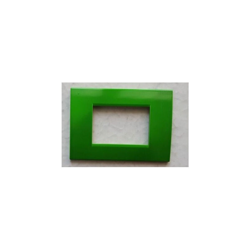 foto del prodotto trade shop traesio placchette placche in abs per serie matix bticino compatibile 3 4 6 moduli color verde 6 fori 