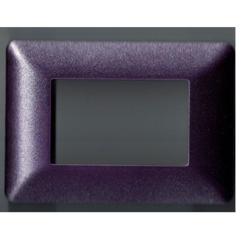 foto del prodotto trade shop traesio placchette placche in abs per serie matix bticino compatibile 3 4 6 moduli color viola metallizzato 6 fori 