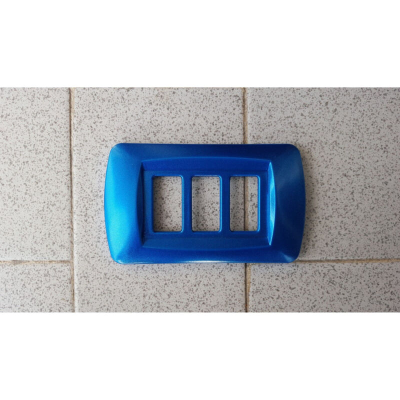 foto del prodotto trade shop traesio placchette placche in abs serie magic bticino compatibili placca copriprese fori blu elettrico 1 foro 
