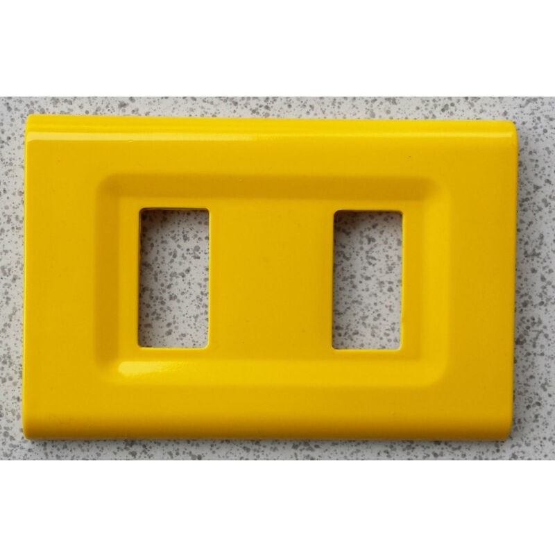 foto del prodotto trade shop traesio placchette placche in abs serie magic elite bticino compatibili color copriprese giallo 2 fori 