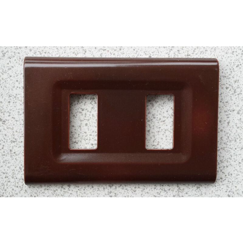 foto del prodotto trade shop traesio placchette placche in abs serie magic elite bticino compatibili color copriprese marrone 2 fori 