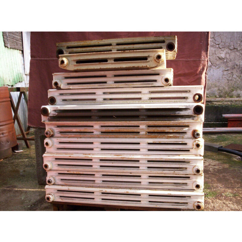 foto del prodotto trade shop traesio radiatore termosifone in ghisa a 3 colonne altezza 90 cm interasse 8,23 cm 