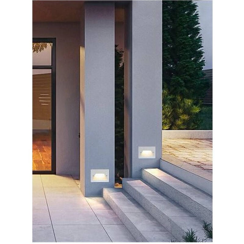 foto del prodotto trade shop traesio segnapasso a led 3w faretto applique bianco luce fredda calda naturale ip65 es49 bianco caldo 