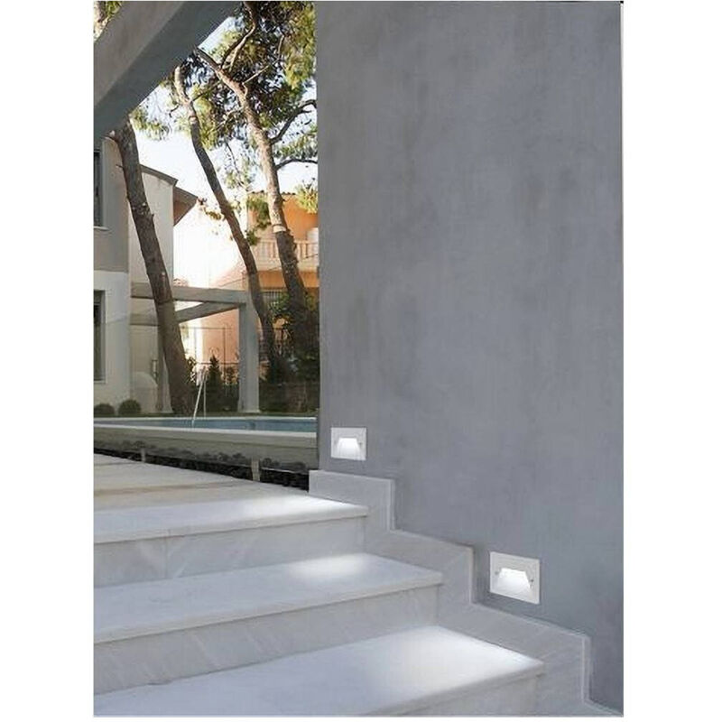 foto del prodotto trade shop traesio segnapasso a led 3w faretto applique bianco luce fredda calda naturale ip65 es49 bianco freddo 