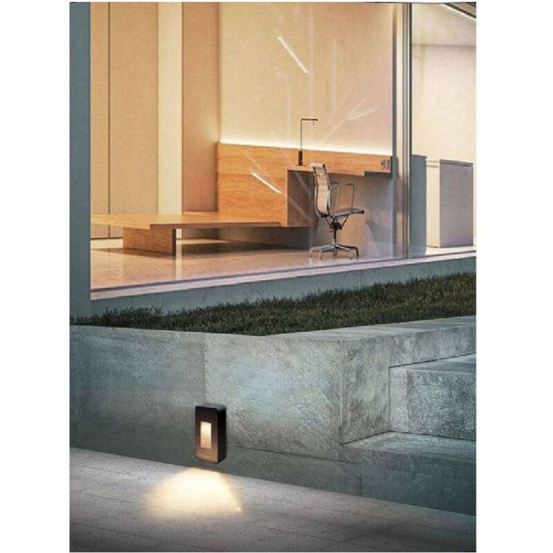 foto del prodotto trade shop traesio segnapasso da esterno faretto 12 watt ip65 nero luce calda fredda naturale es62 bianco caldo 