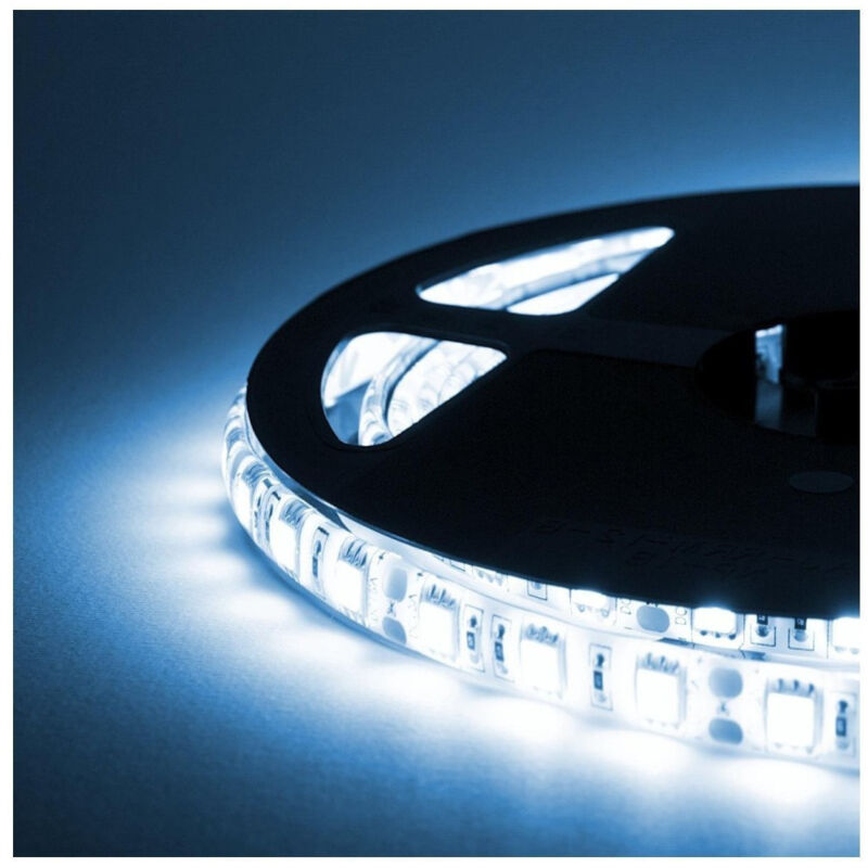 foto del prodotto trade shop traesio striscia led 5 metri 72w smd5050 bianco freddo 300 led aipiy bianco freddo 