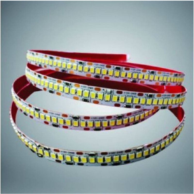 foto del prodotto trade shop traesio striscia led smd 2835 alta luminosit 5mt luce 6500k 3000k 4000k 2835 24v 240 bianco naturale 