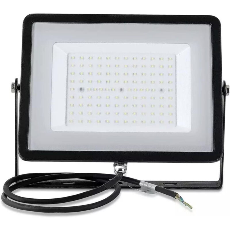 foto del prodotto trade shop traesio v tac faro faretto led smd 10w 20w 30w 50w 100w slim da esterno ip65 colore nero bianco freddo 20 watt