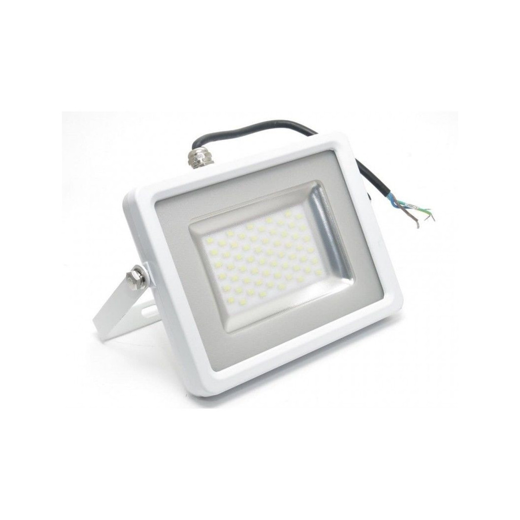 foto del prodotto trade shop traesio v tac faro led smd 10w 20w 30w 50w 100w ultra slim da esterno colore bianco bianco caldo 50 watt
