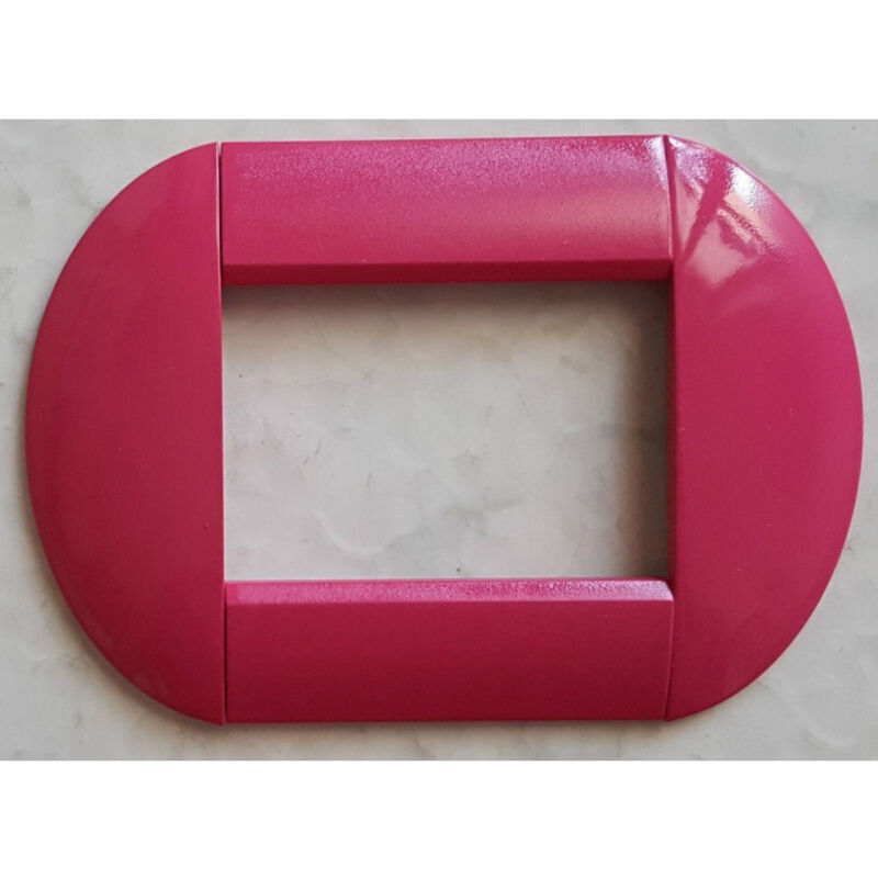 foto del prodotto traesio placca placche placchette compatibili living international light bombate bticino fucsia 4 fori trade shop