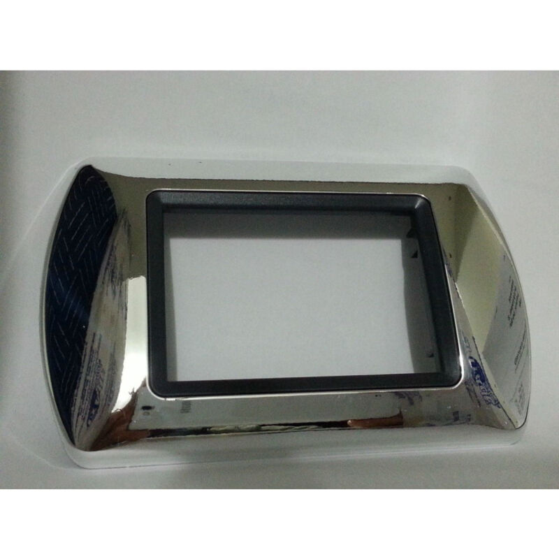 foto del prodotto traesio placchette placche in abs compatibili per serie living international placca cromo 7 fori trade shop