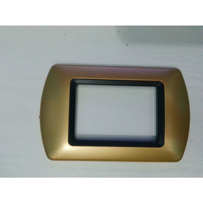 foto del prodotto traesio placchette placche in abs compatibili per serie living international placca oro satinato 7 fori trade shop