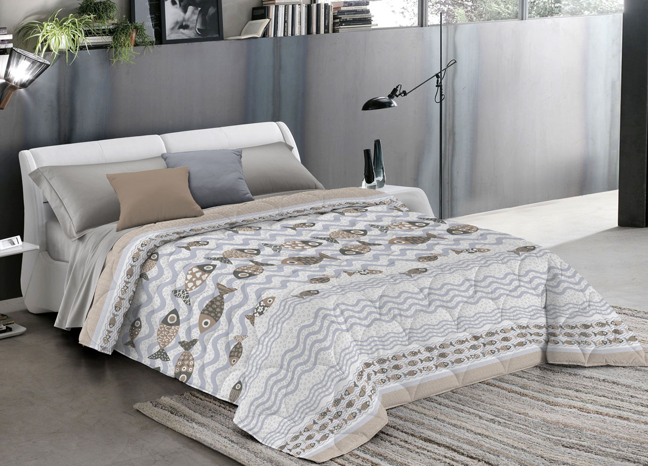 foto del prodotto trapuntino piumino estivo 100gr linea pensieri delicati disegno pesciolini matrimoniale beige