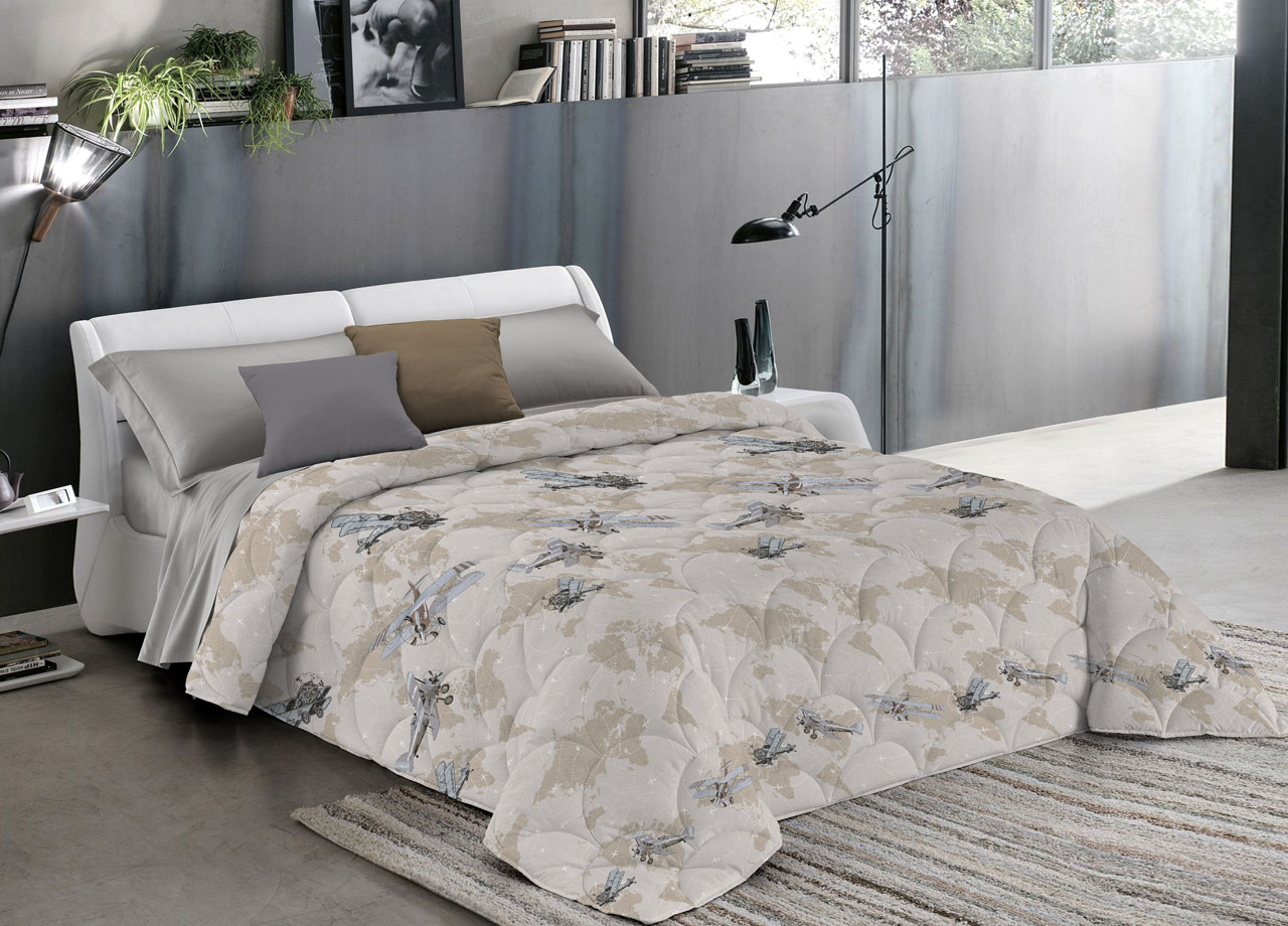 foto del prodotto trapuntino piumino estivo linea pensieri delicati disegno aerei colore beige singolo beige