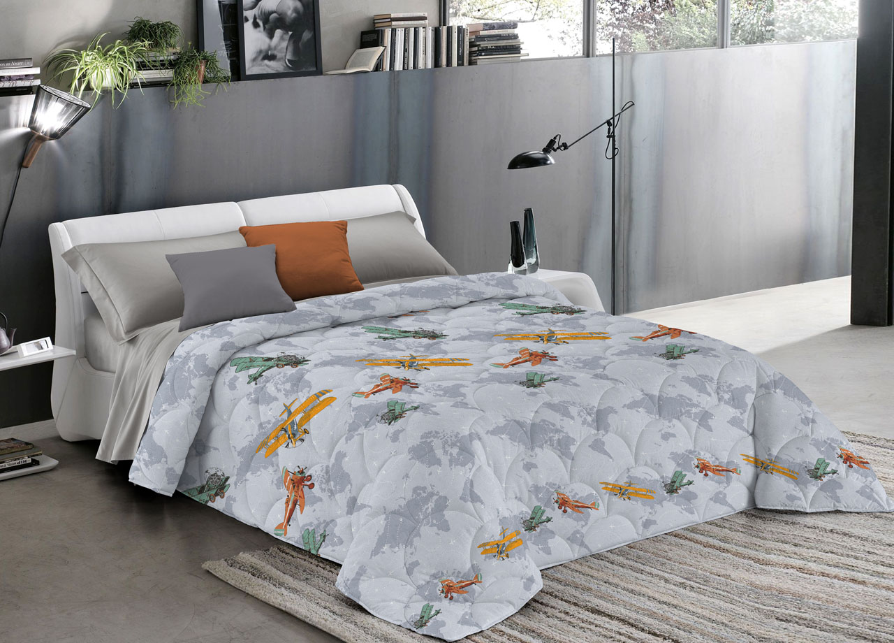 foto del prodotto trapuntino piumino estivo linea pensieri delicati disegno aerei colore grigio singolo grigio
