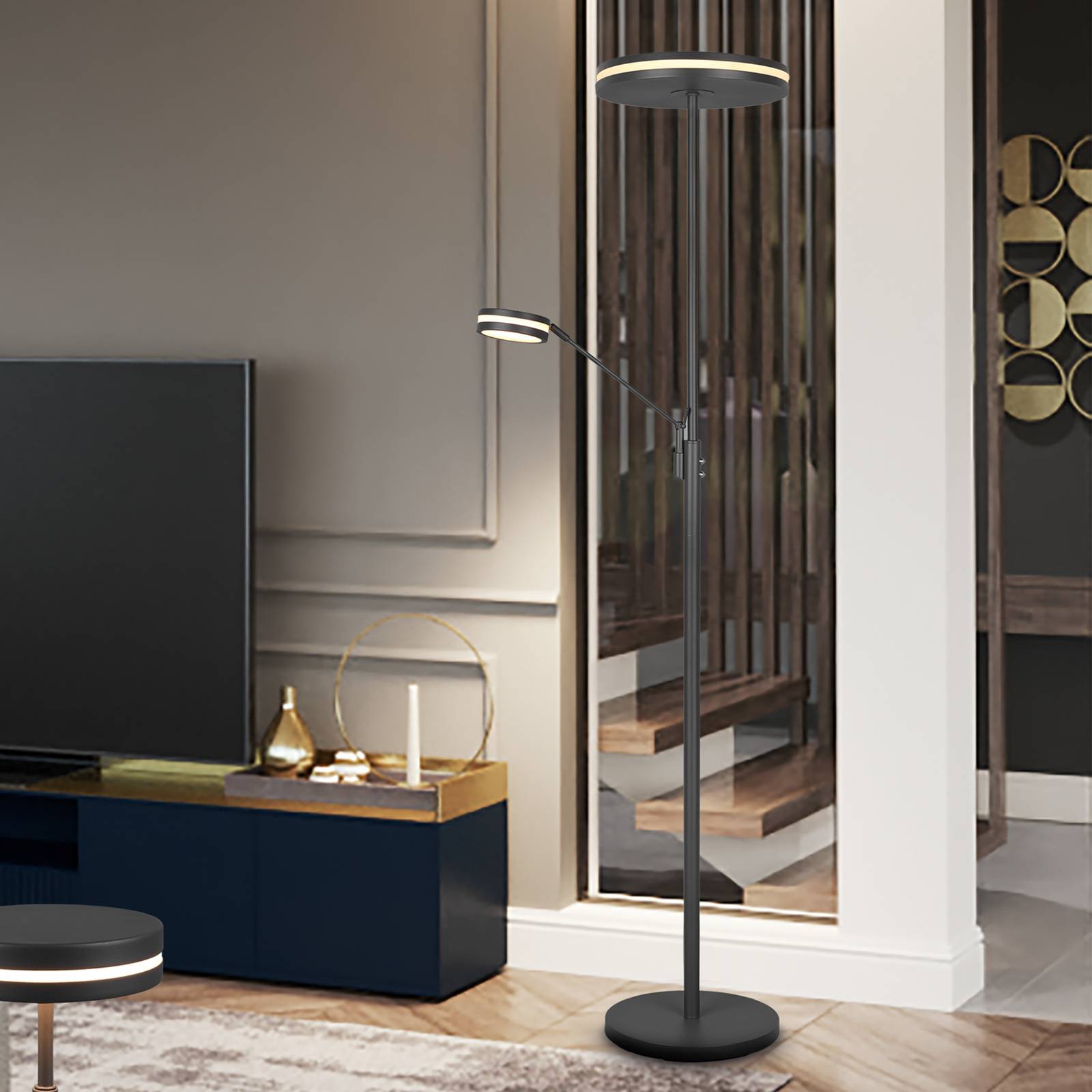 foto del prodotto trio lighting lampada a led da pavimento franklin, lampada da lettura, antracite