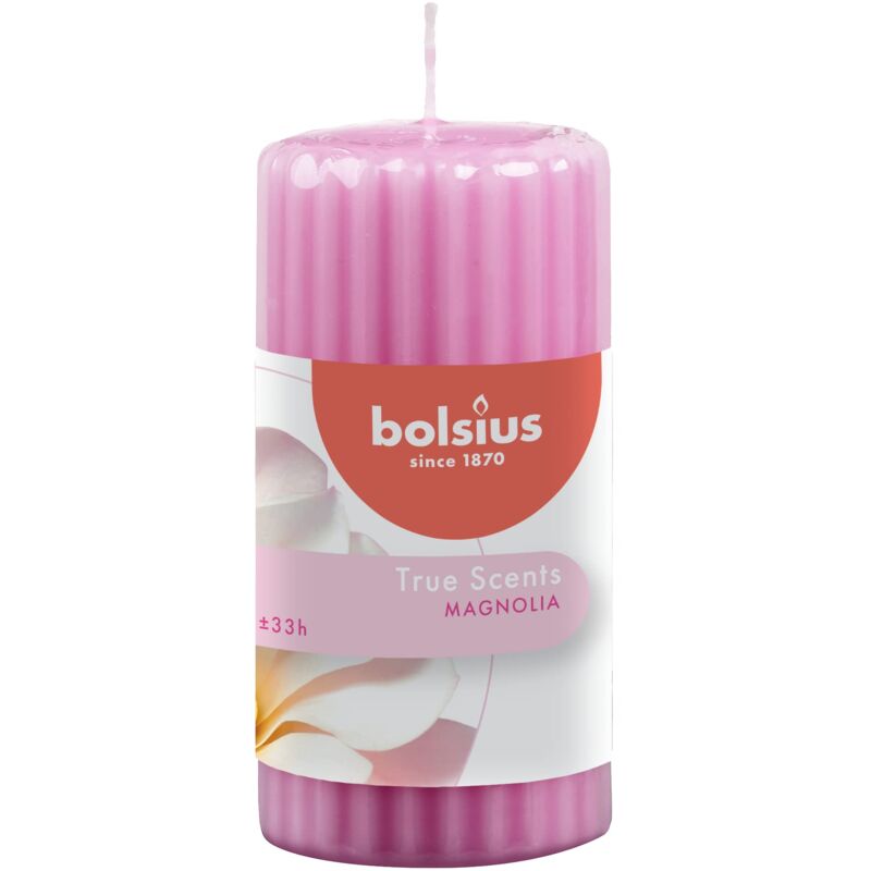 foto del prodotto true scents candela a colonna profumata fragranza magnolia colore rosa lunga durata di 33 ore estratti naturali candela decorativa cera