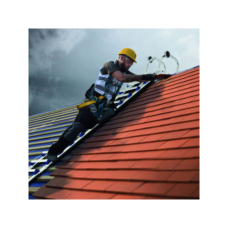 foto del prodotto tubesca comabi kit scala da tetto alluminio 6.10 m 4x1,58m con gancio evoklip 250