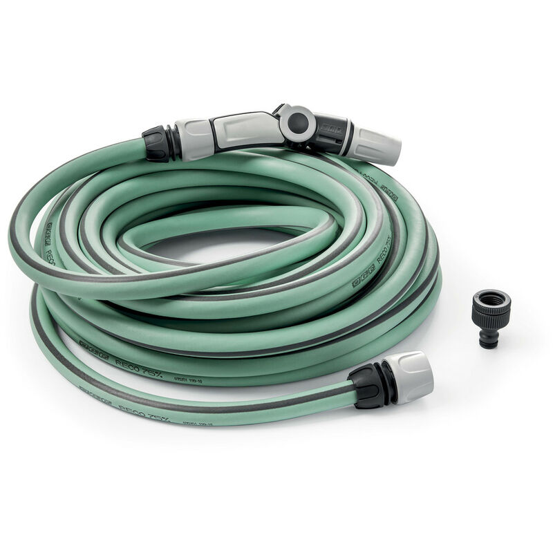 foto del prodotto tubo reco verde salvia, tubo per l'irrigazione in plastica riciclata, 15 metri ø3/4"", con lancia ergonomica 3 getti, raccordi, presa rubinetto, sistema anti torsione, made in france.