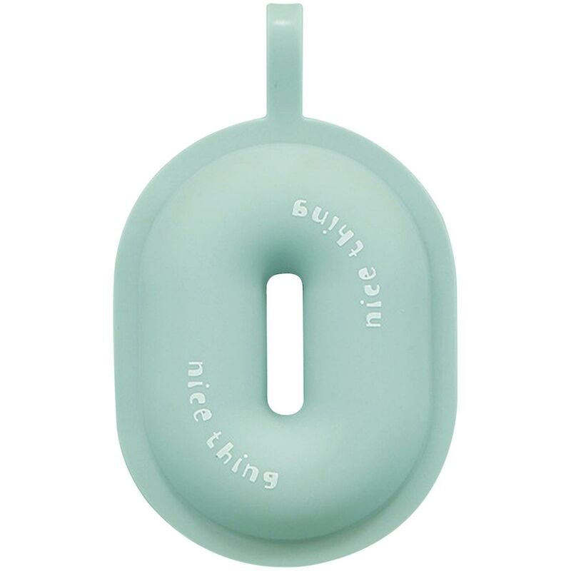 foto del prodotto una persona si diverte con lo stampo in silicone per il ghiaccio congelatore per ghiacciaia surgelato fatto in casa con coperchio produttore di ghiaccio surgelato blu