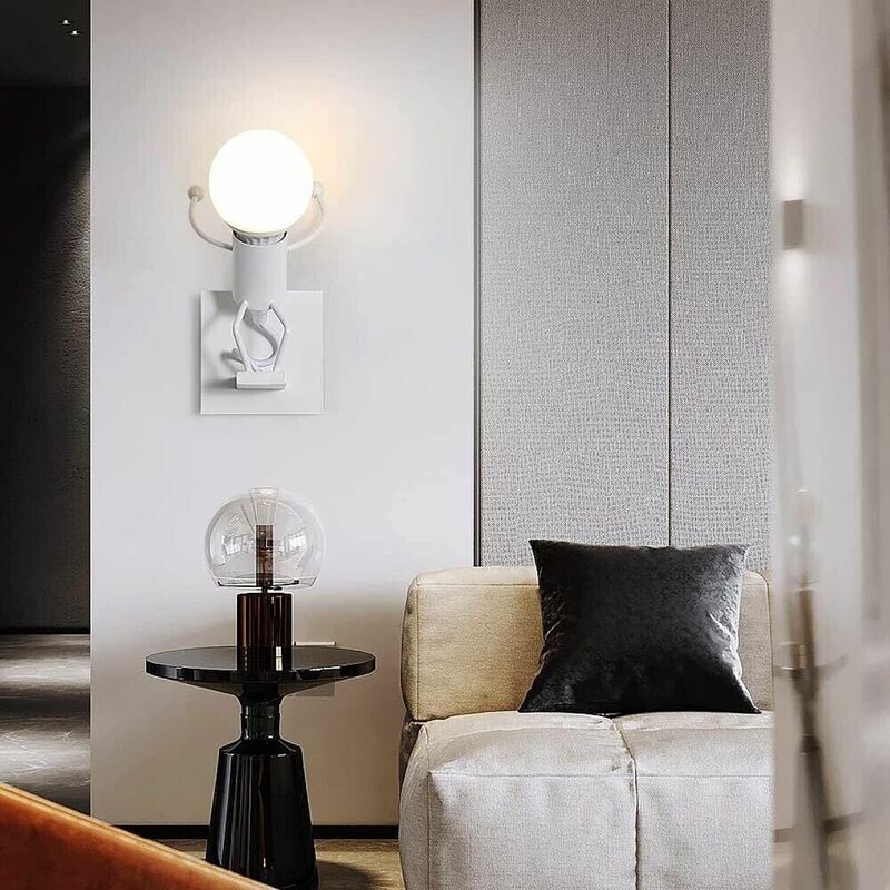 foto del prodotto universo applique da parete a forma di omino lampada decorativa in metallo bianco e27