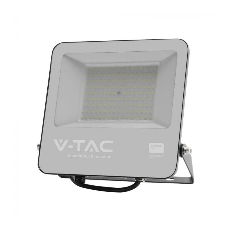 foto del prodotto v tac pro vt 44101 faro led 100w 135lm w chip samsung proiettore led corpo nero luce 6500k ip65 8847