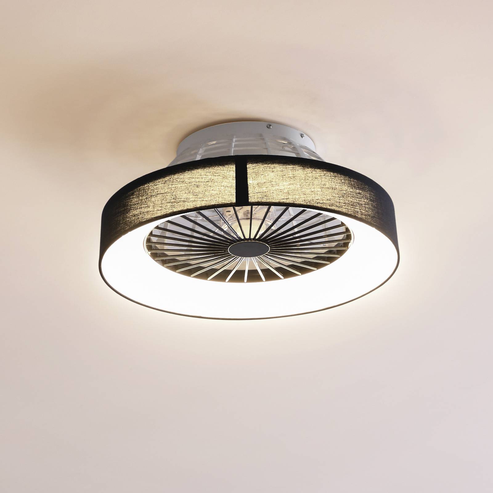foto del prodotto ventilatore da soffitto lindby led mace, nero, silenzioso, 47 cm