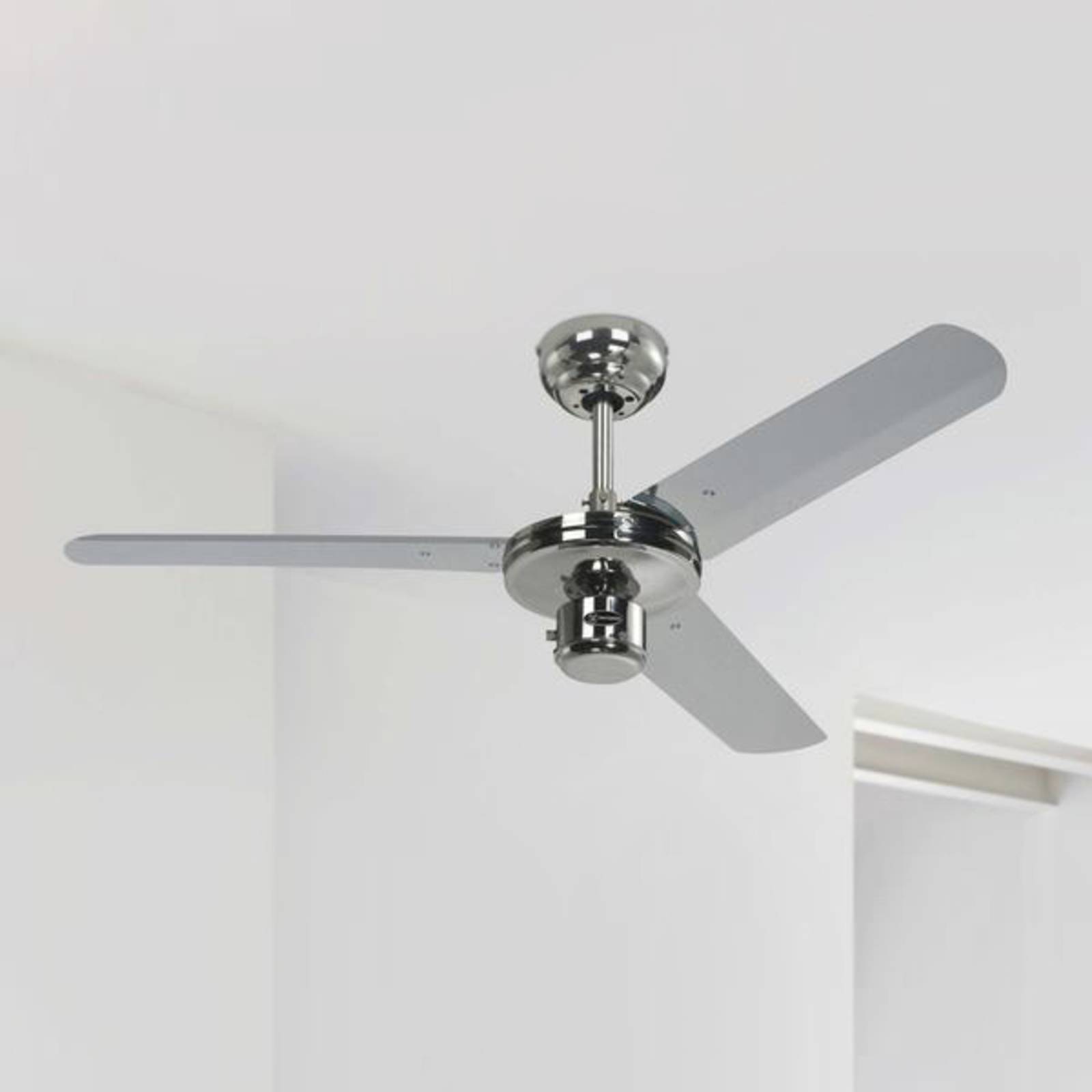 foto del prodotto ventilatore da soffitto westinghouse industrial chrome silent 122 cm
