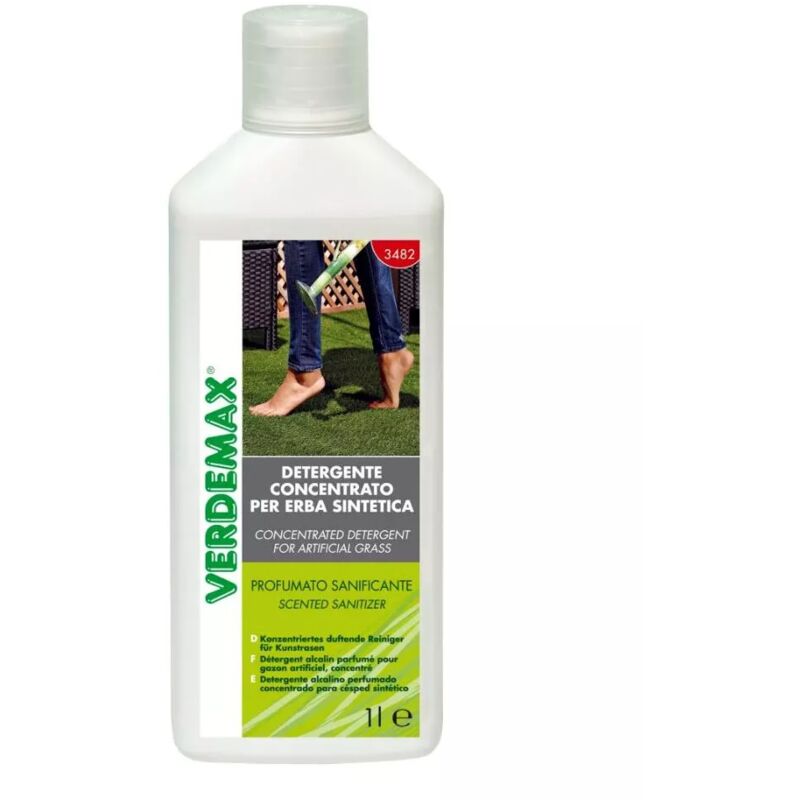 foto del prodotto verdemax detergente concentrato per prato sintetico 1 lt