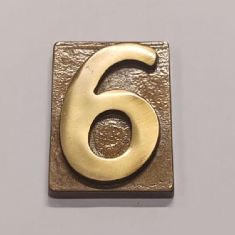 foto del prodotto vumme srl numero civico in ottone confinitura bronzata numero 6