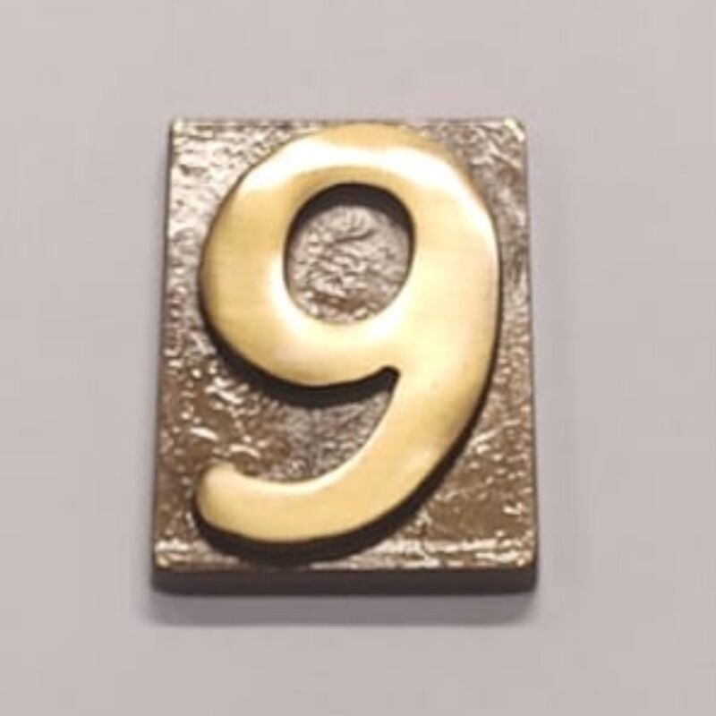 foto del prodotto vumme srl numero civico in ottone confinitura bronzata numero 9