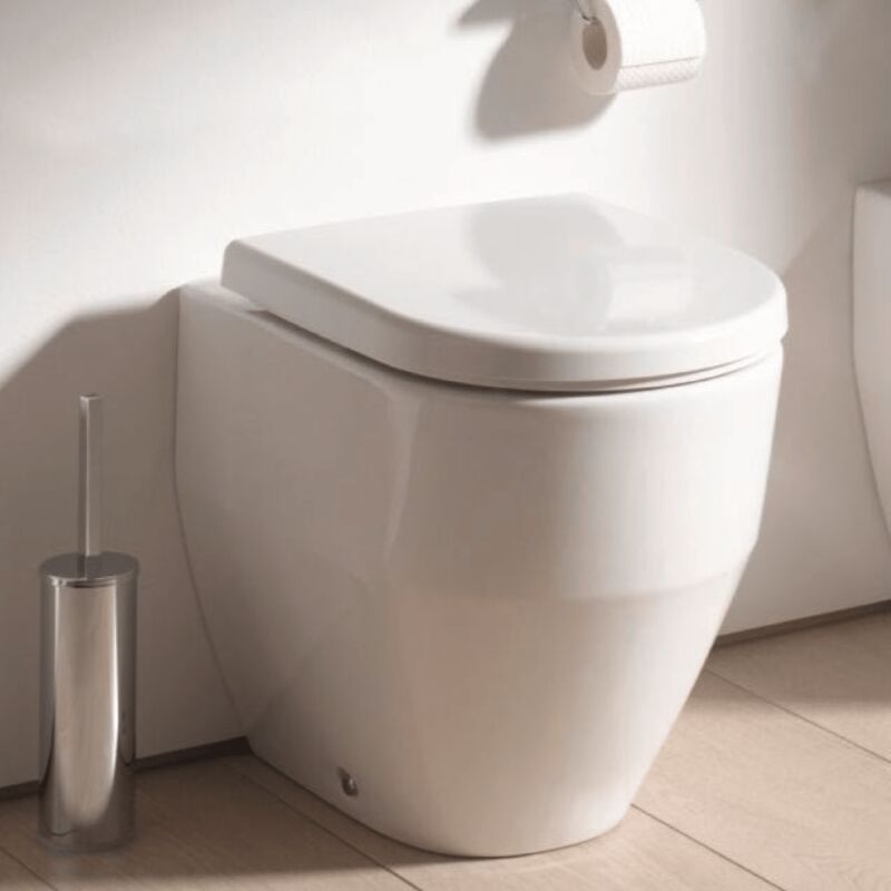 foto del prodotto wc a terra senza brida laufen pro bianco lucido
