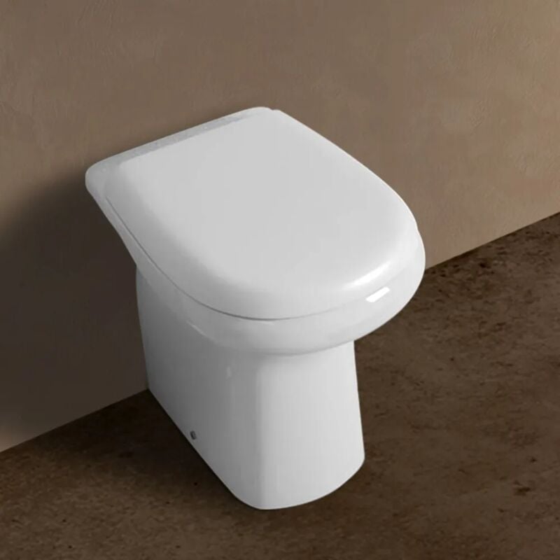 foto del prodotto wc tradizionale con brida serie orient in ceramica con scarico a parete