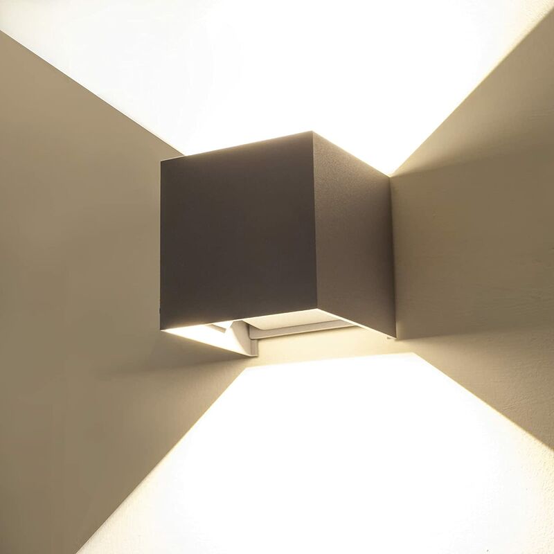 foto del prodotto wisdom applique lampada led 6w grigio per esterni cubo ip65 doppia luce bianca naturale 4000k regolabile