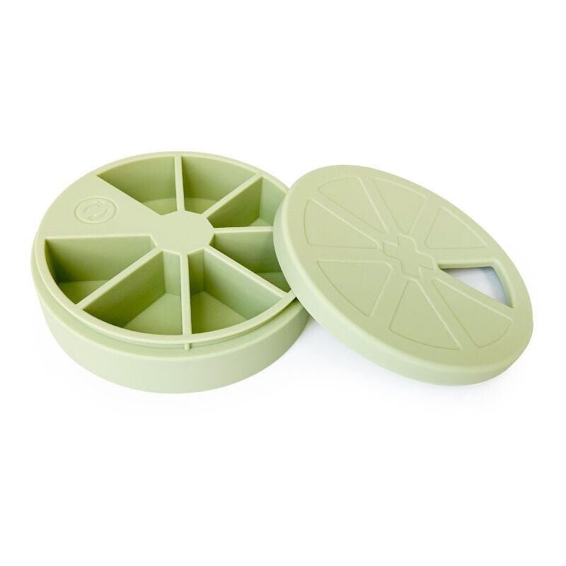 foto del prodotto xvx portapillole settimanale in silicone piccolo portapillole giornaliero per vitamine, integratori e oli di pesce, verde militare.