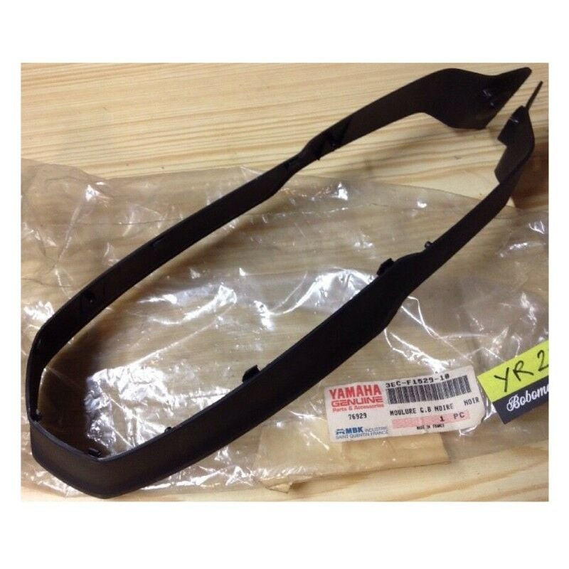 foto del prodotto yamaha 3ec f1529 10 moulure garde boue avant beluga 50 1989 1990