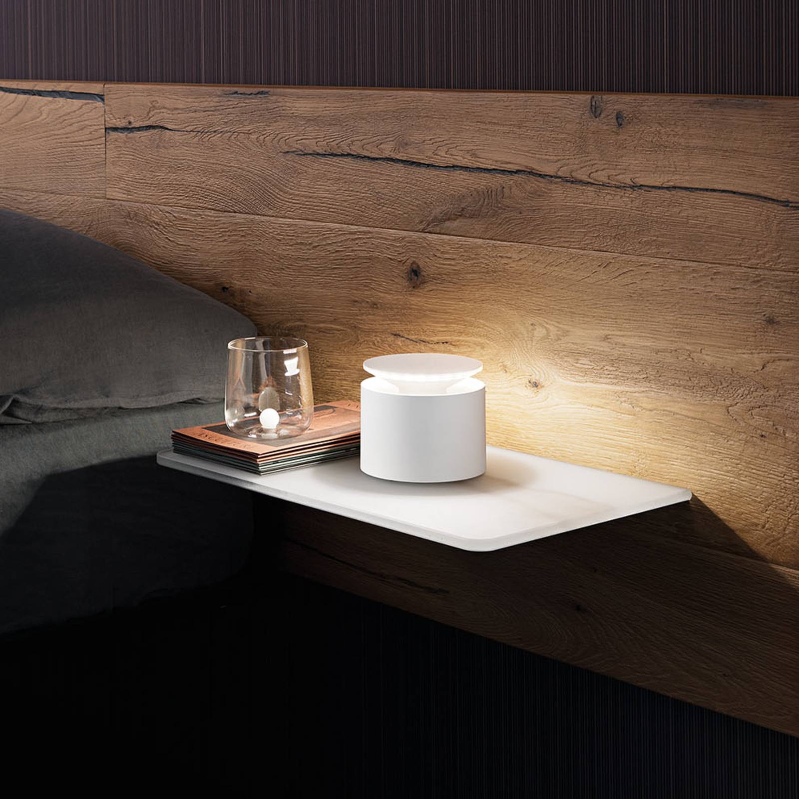 foto del prodotto zafferano lampada da tavolo ricaricabile push-up ip54 bianca