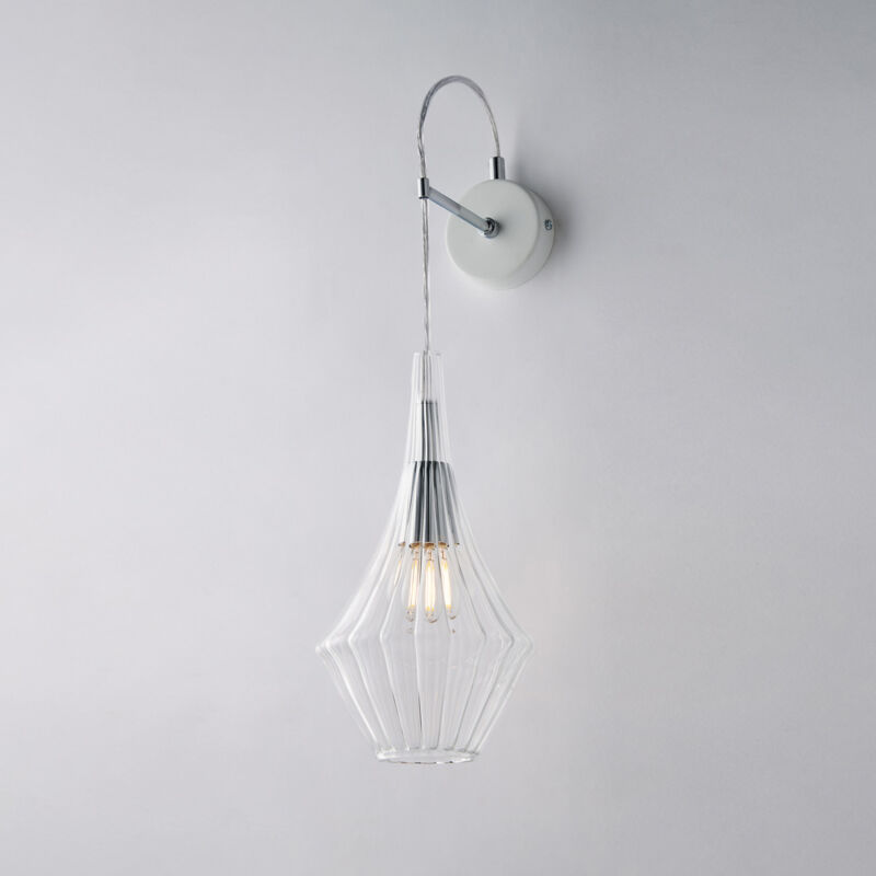 foto del prodotto zeus applique in ferro con vetro trasparente pyrex 1 luce .14 p.21 bl270 ap1 tr