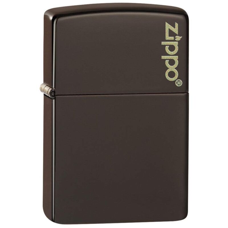 foto del prodotto zippo accendino brown con logo 49180zl, accendino antivento ricaricabile realizzato in metallo con caratteristico click color nero, made in